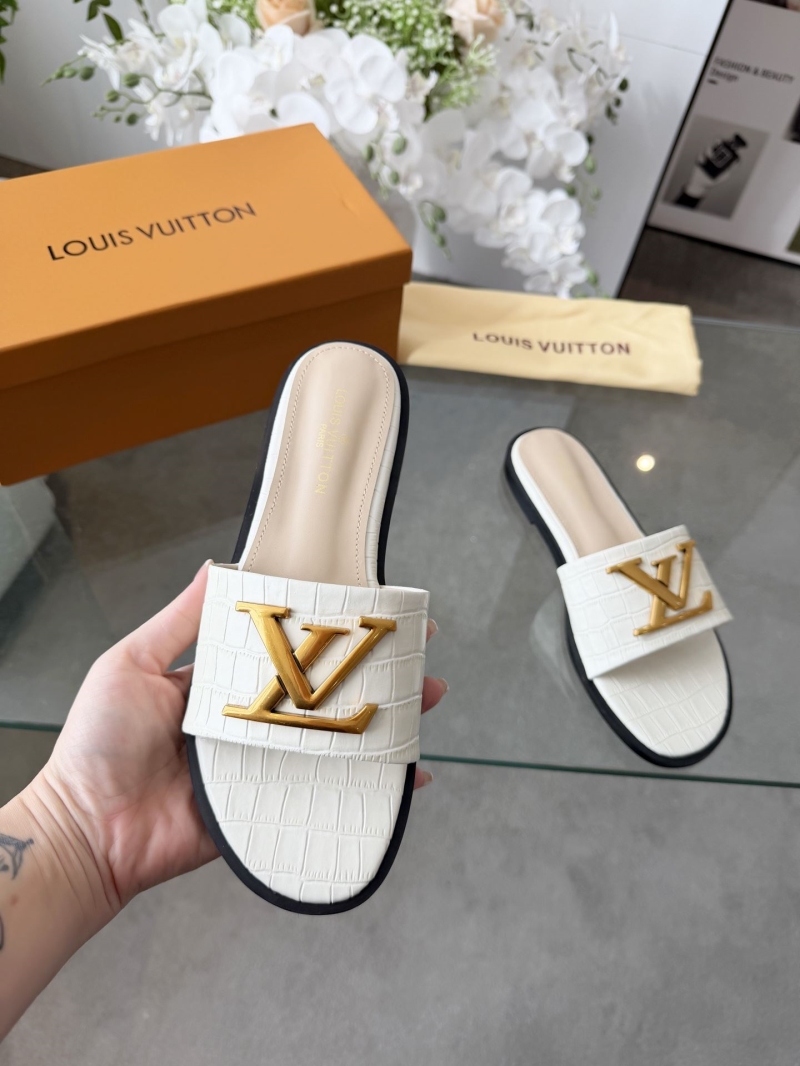 l0vis Vvtt0n slippers